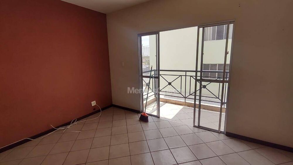 Apartamento à venda com 2 quartos, 73m² - Foto 4