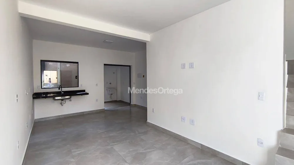 Casa, 2 quartos, 87 m² - Foto 2