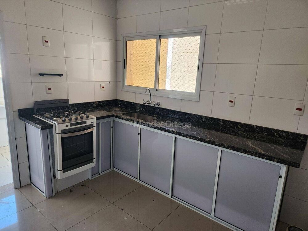 Apartamento para alugar com 3 quartos, 110m² - Foto 1