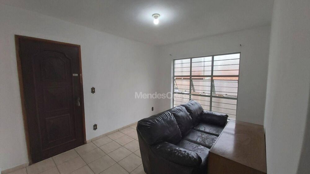Casa à venda com 3 quartos, 151m² - Foto 1
