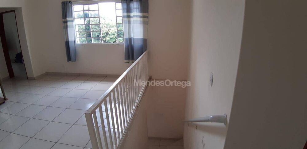 Casa, 4 quartos, 240 m² - Foto 4