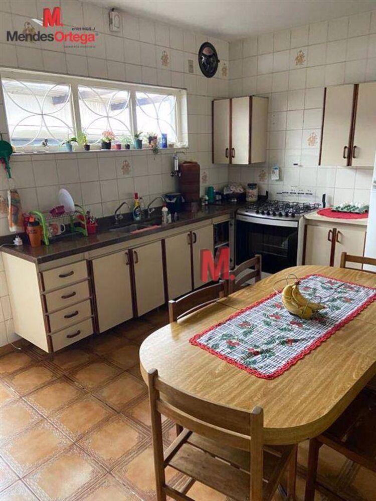 Casa, 3 quartos, 235 m² - Foto 1