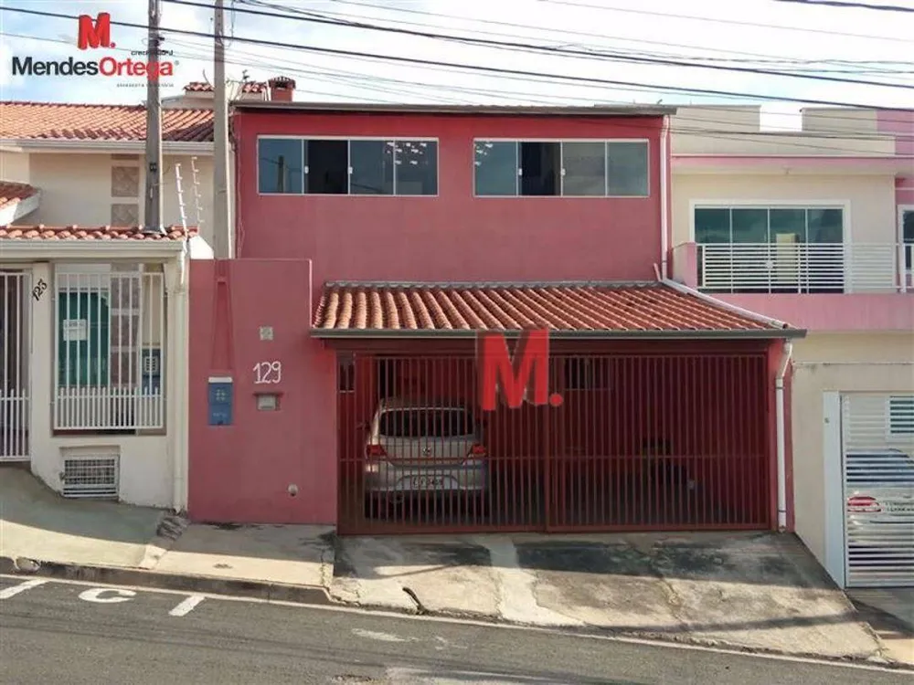 Casa, 3 quartos, 212 m² - Foto 1