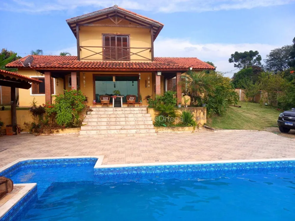 Chácara, 4 quartos, 1428 m² - Foto 1