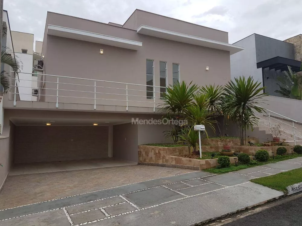 Casa de Condomínio para alugar com 3 quartos, 203m² - Foto 1