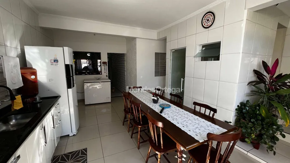 Casa, 3 quartos, 196 m² - Foto 8