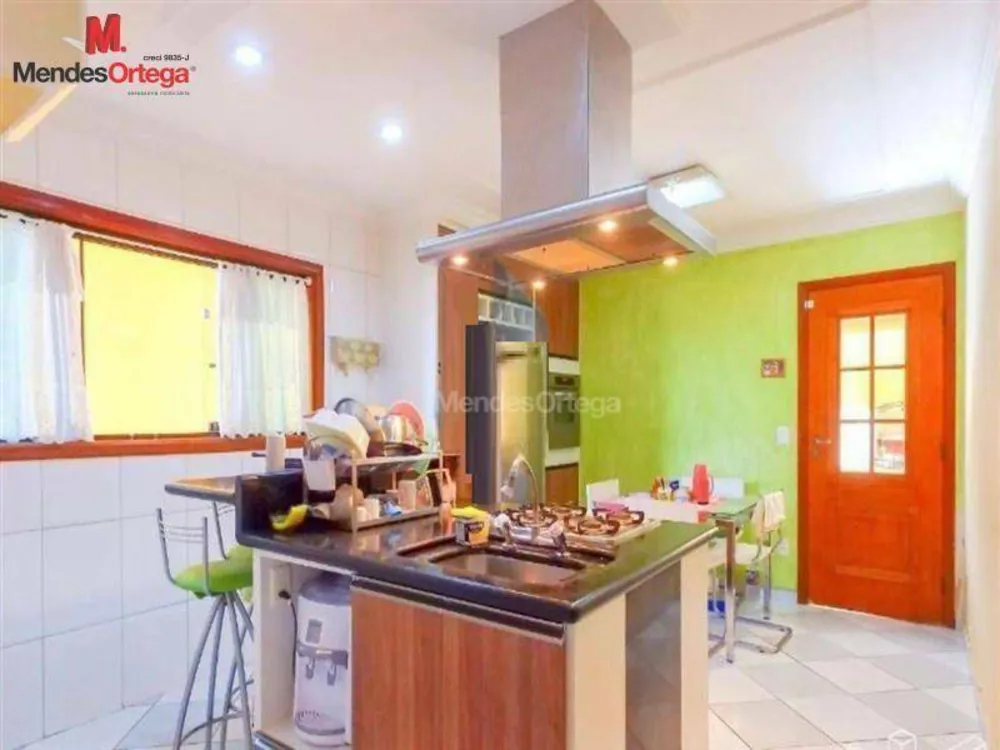 Casa, 3 quartos, 245 m² - Foto 1