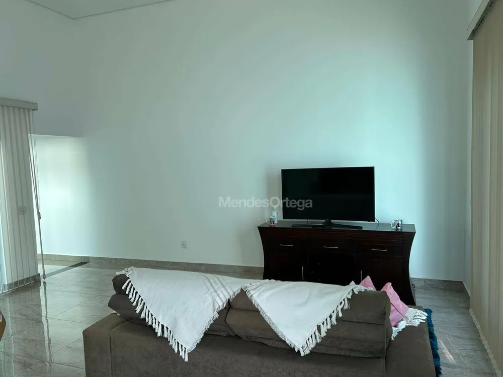 Casa, 3 quartos, 224 m² - Foto 2