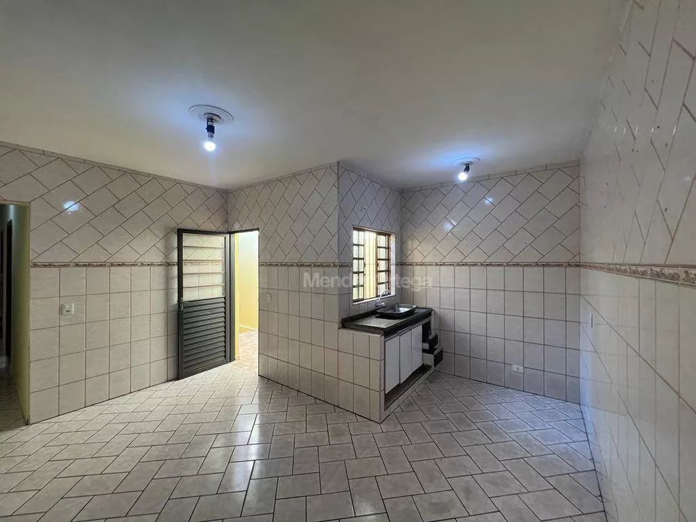 Casa à venda com 2 quartos, 120m² - Foto 4