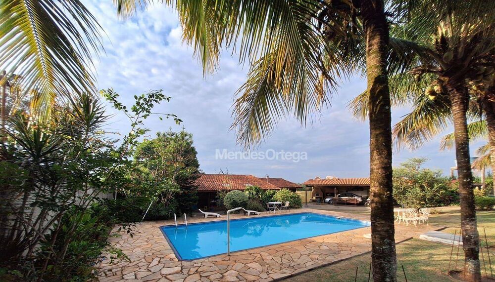 Chácara à venda com 2 quartos, 250m² - Foto 1