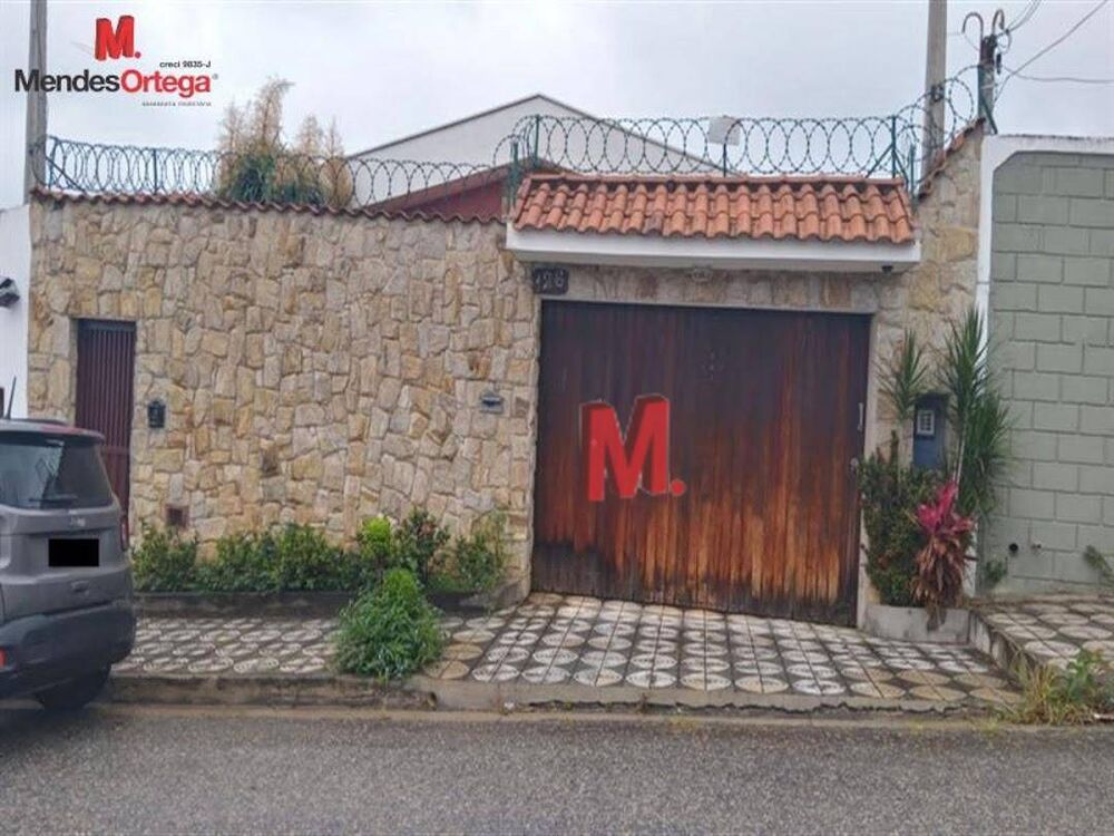 Casa, 3 quartos, 201 m² - Foto 1