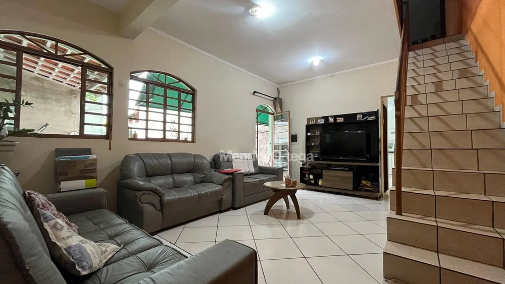 Casa, 3 quartos, 197 m² - Foto 1