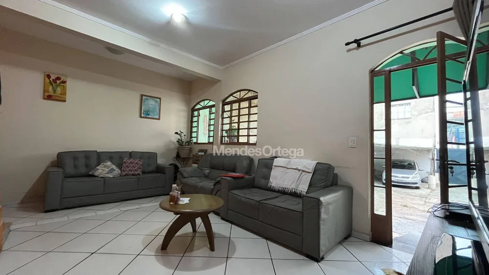 Casa, 3 quartos, 197 m² - Foto 2