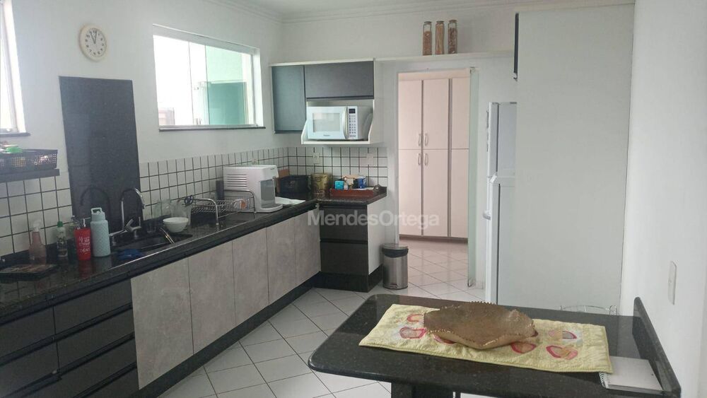 Casa de Condomínio à venda com 4 quartos, 490m² - Foto 11