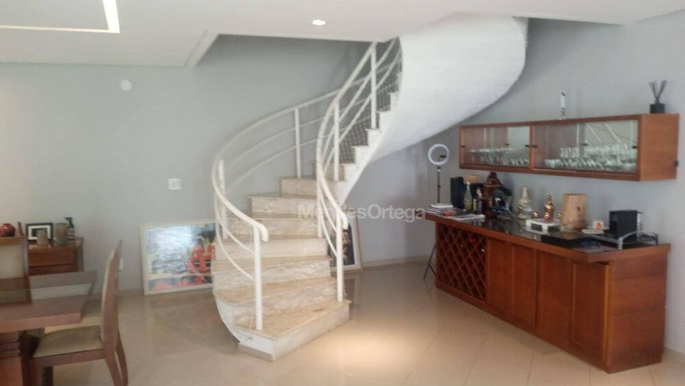 Casa de Condomínio à venda com 4 quartos, 490m² - Foto 3
