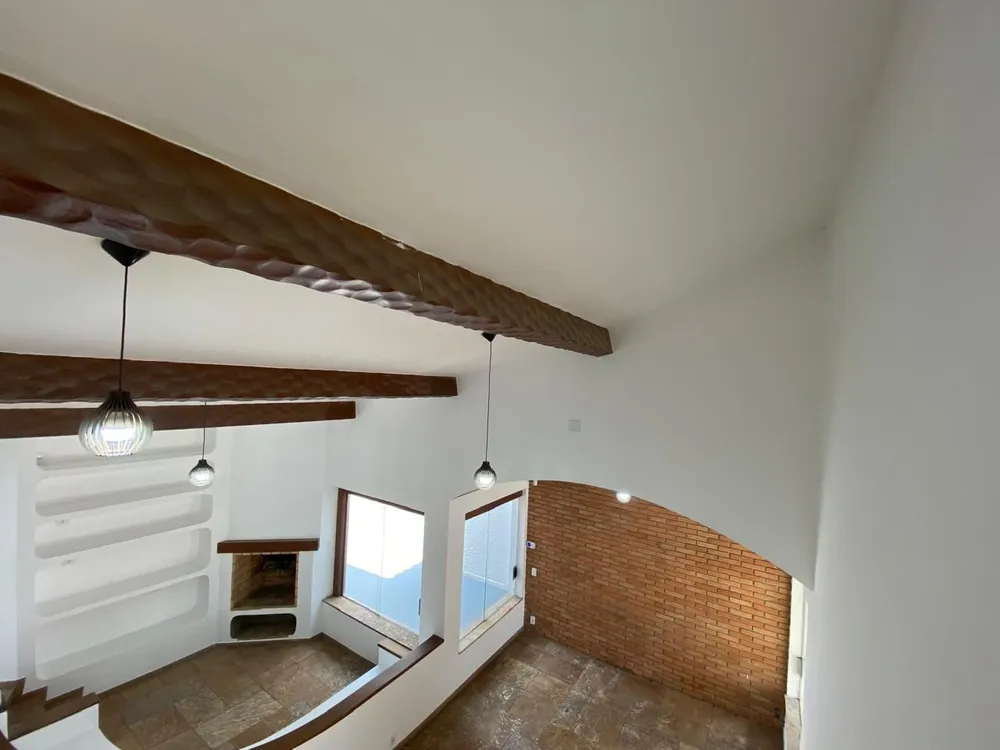 Casa, 3 quartos, 219 m² - Foto 1