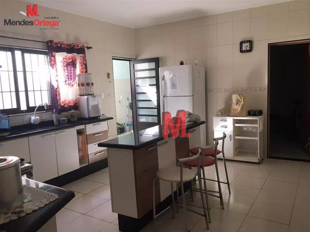 Casa, 4 quartos, 254 m² - Foto 4