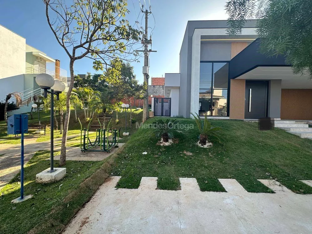 Casa de Condomínio à venda e aluguel com 3 quartos, 210m² - Foto 2