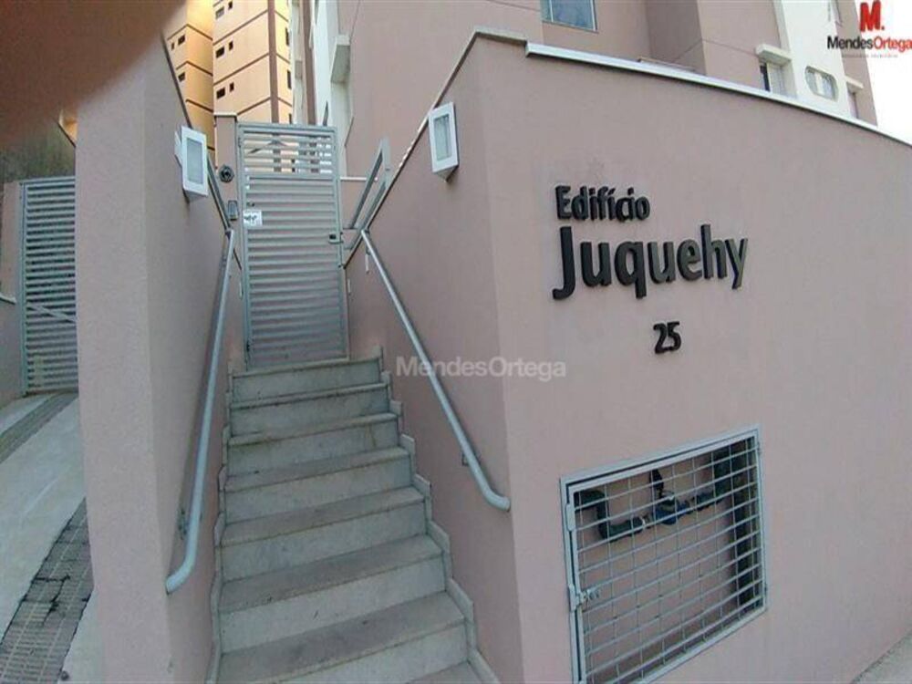 Apartamento à venda com 2 quartos, 70m² - Foto 1