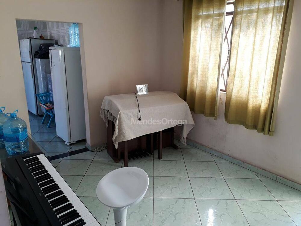 Casa, 3 quartos, 200 m² - Foto 1