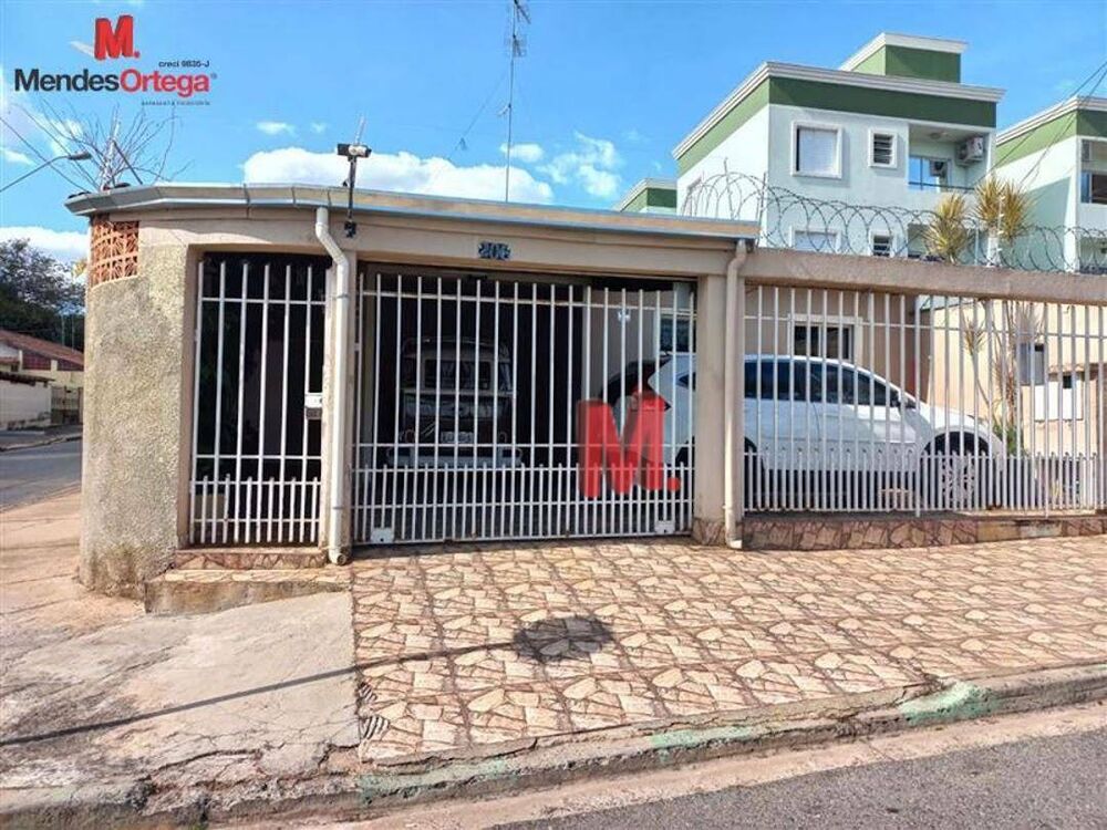 Casa, 3 quartos, 227 m² - Foto 1