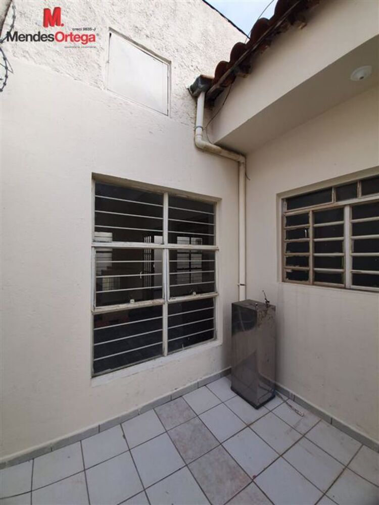 Casa para alugar com 3 quartos, 130m² - Foto 9