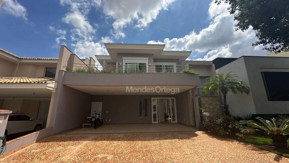 Casa de Condomínio à venda e aluguel com 3 quartos, 368m² - Foto 1