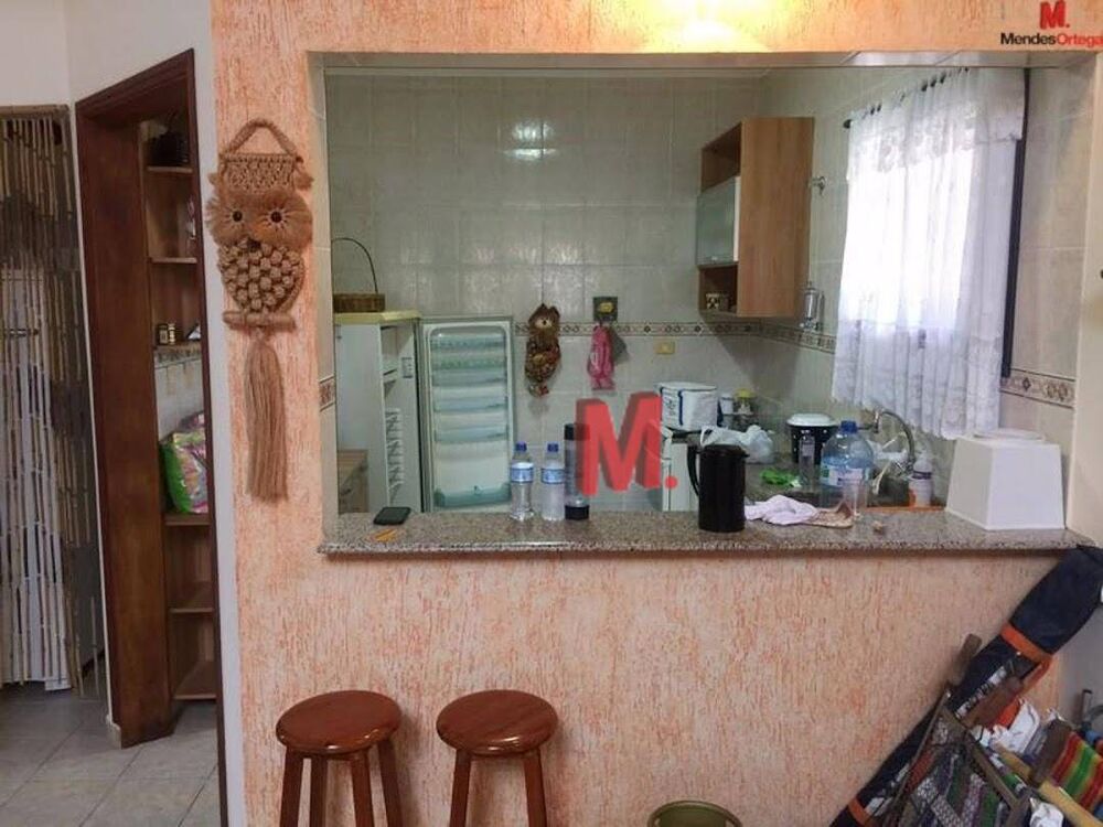 Casa à venda com 4 quartos, 216m² - Foto 2
