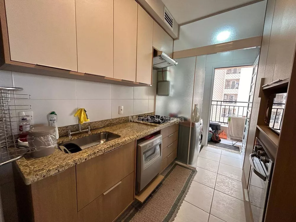 Apartamento à venda com 3 quartos, 96m² - Foto 4