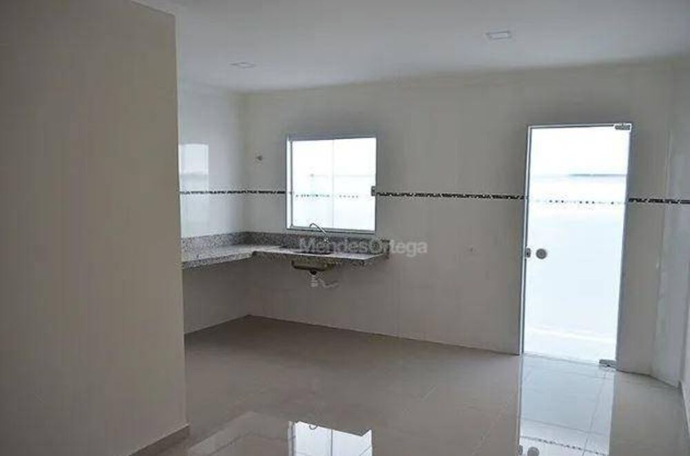 Casa à venda com 2 quartos, 90m² - Foto 5