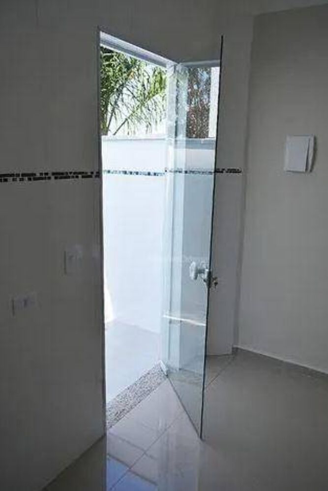 Casa à venda com 2 quartos, 90m² - Foto 2