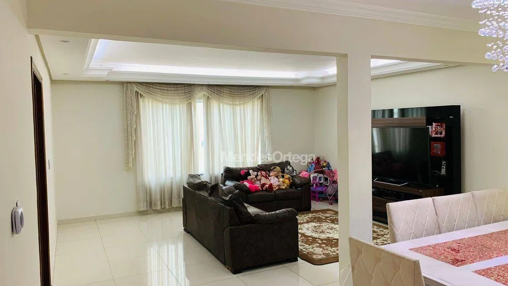 Casa, 3 quartos, 159 m² - Foto 2