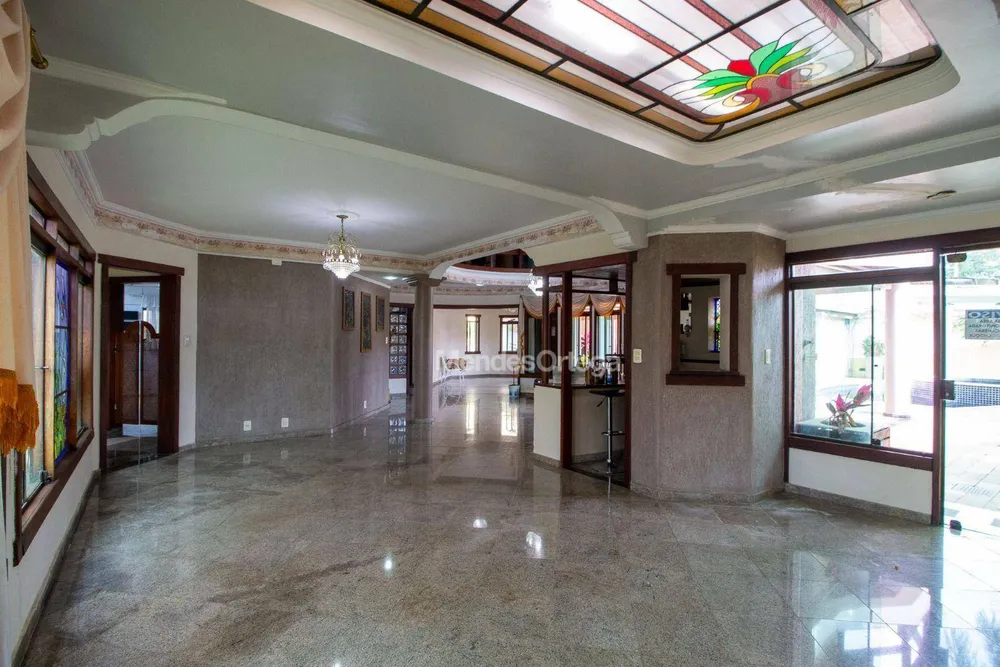Casa, 5 quartos, 589 m² - Foto 1