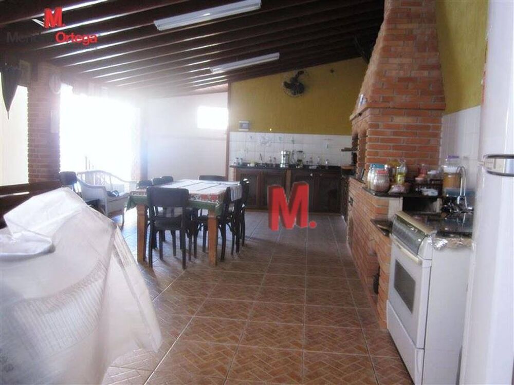 Casa à venda com 2 quartos, 300m² - Foto 21