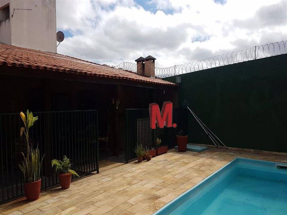 Casa à venda com 4 quartos, 350m² - Foto 4