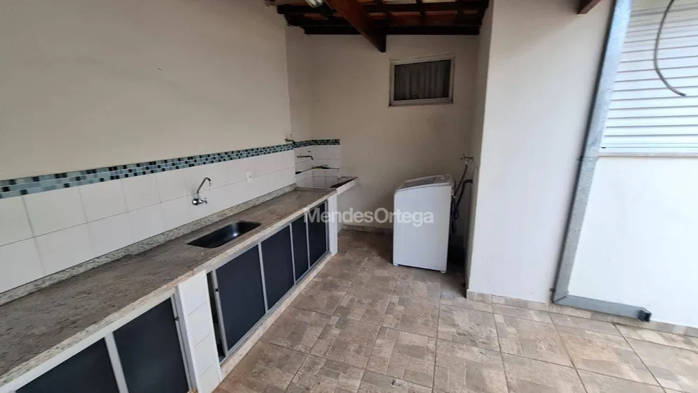 Casa, 3 quartos, 251 m² - Foto 3