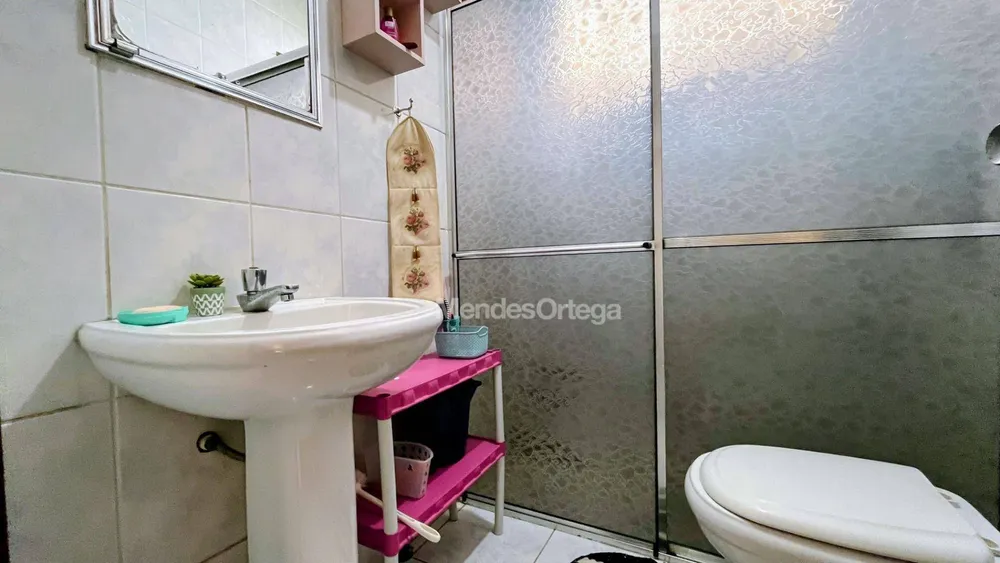 Casa, 6 quartos, 265 m² - Foto 2