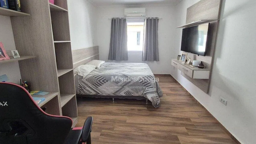 Casa, 3 quartos, 240 m² - Foto 13