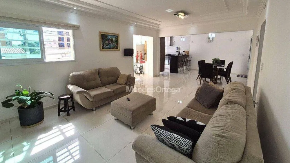 Casa, 3 quartos, 240 m² - Foto 1