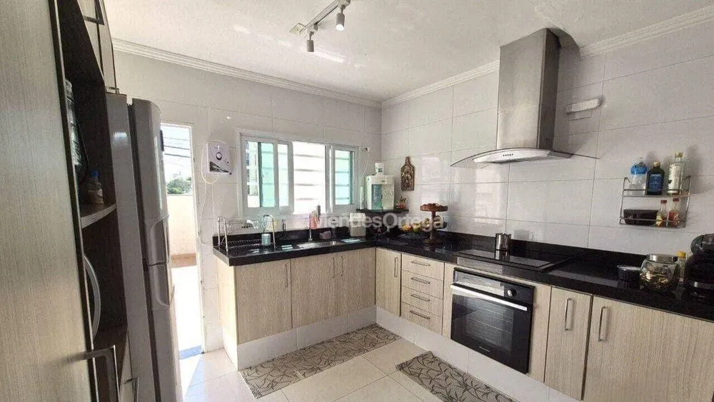 Casa, 3 quartos, 240 m² - Foto 6