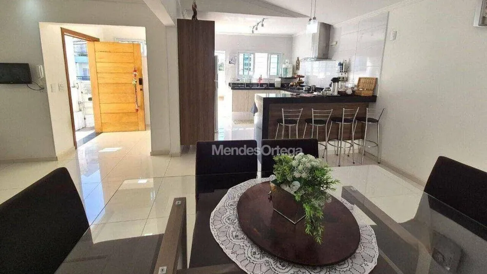 Casa, 3 quartos, 240 m² - Foto 4