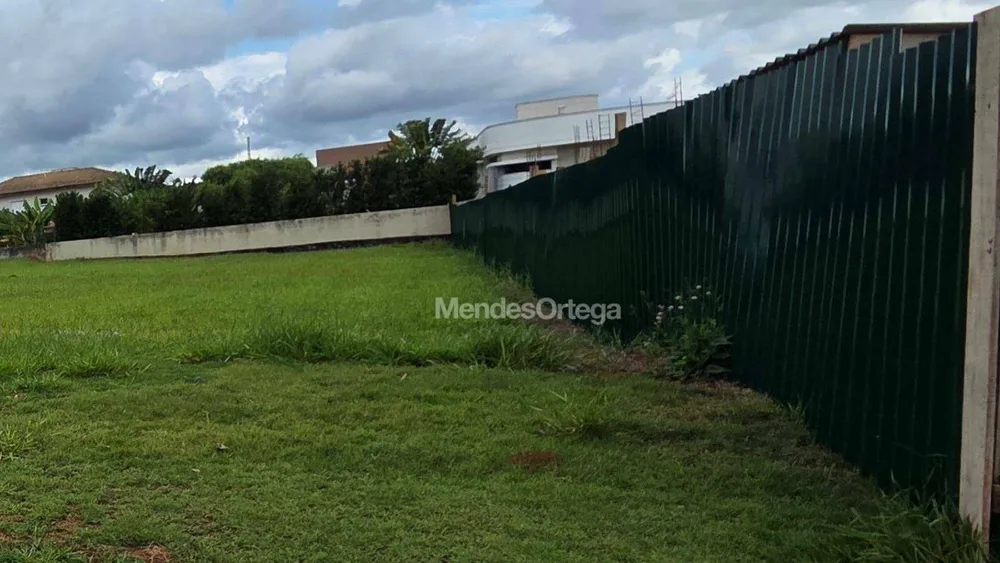 Loteamento e Condomínio, 1000 m² - Foto 1