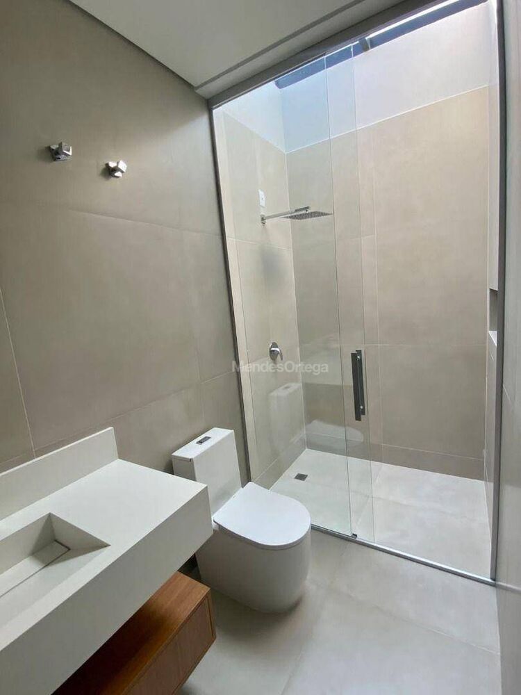 Casa de Condomínio à venda com 4 quartos, 355m² - Foto 3