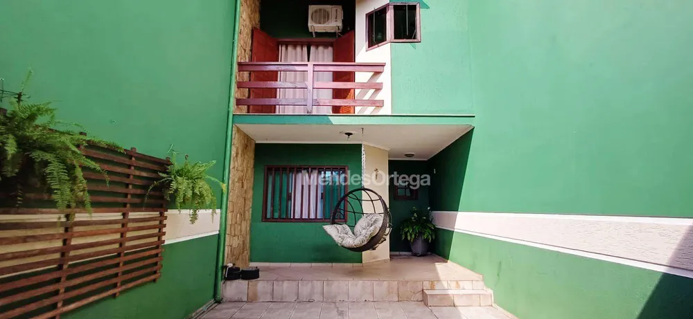 Casa, 3 quartos, 178 m² - Foto 1