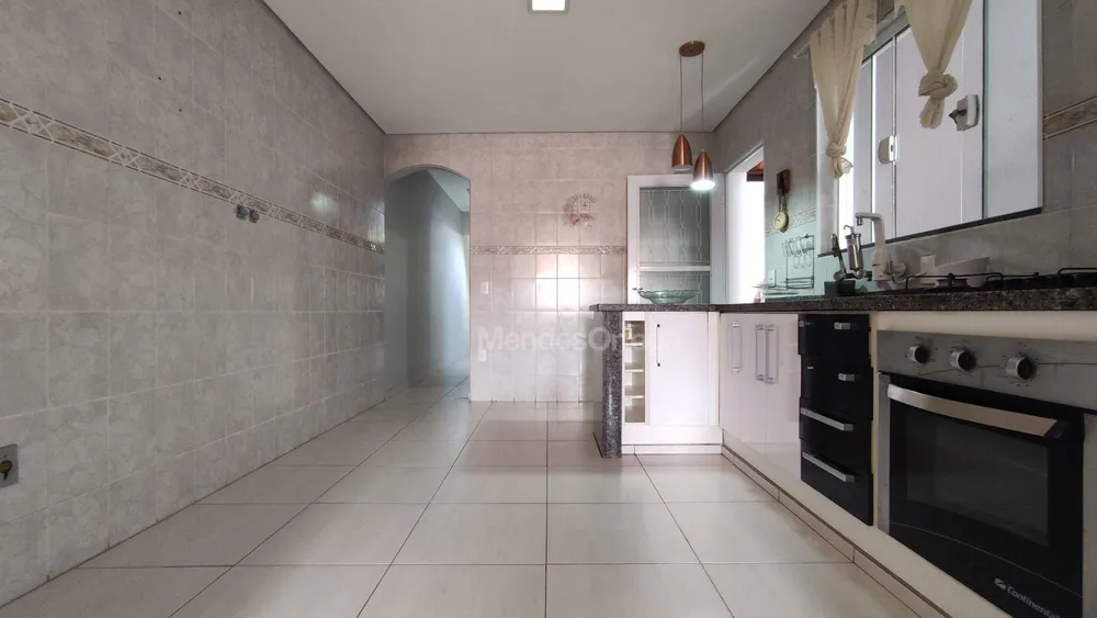 Casa, 3 quartos, 212 m² - Foto 3