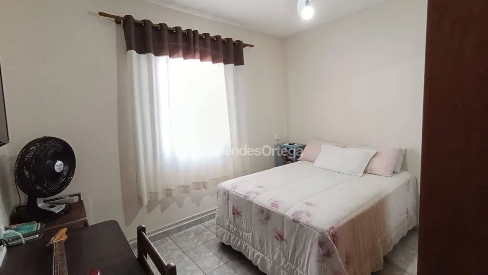 Casa, 5 quartos, 250 m² - Foto 3