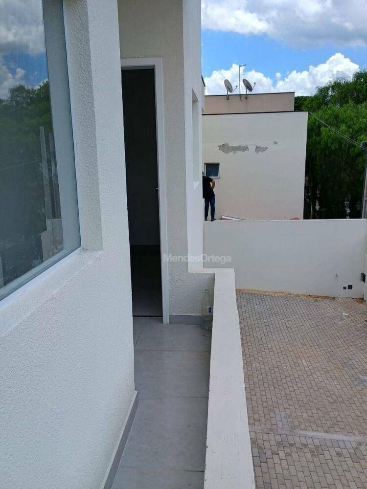 Casa à venda com 2 quartos, 70m² - Foto 1