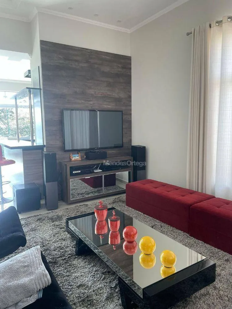 Casa, 3 quartos, 1600 m² - Foto 2