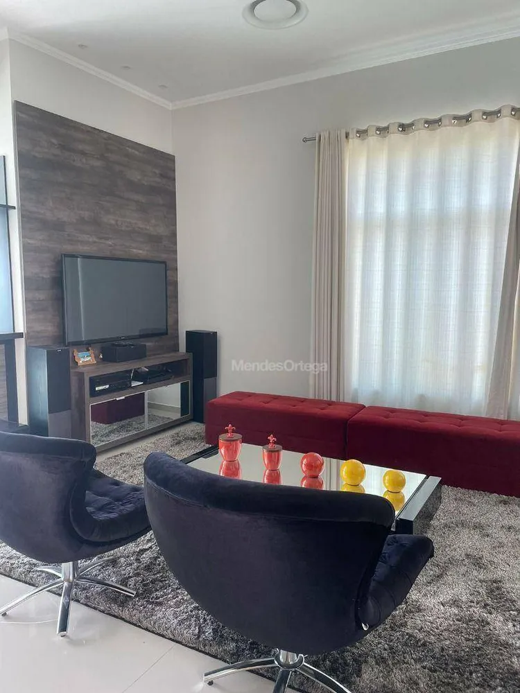 Casa, 3 quartos, 1600 m² - Foto 1