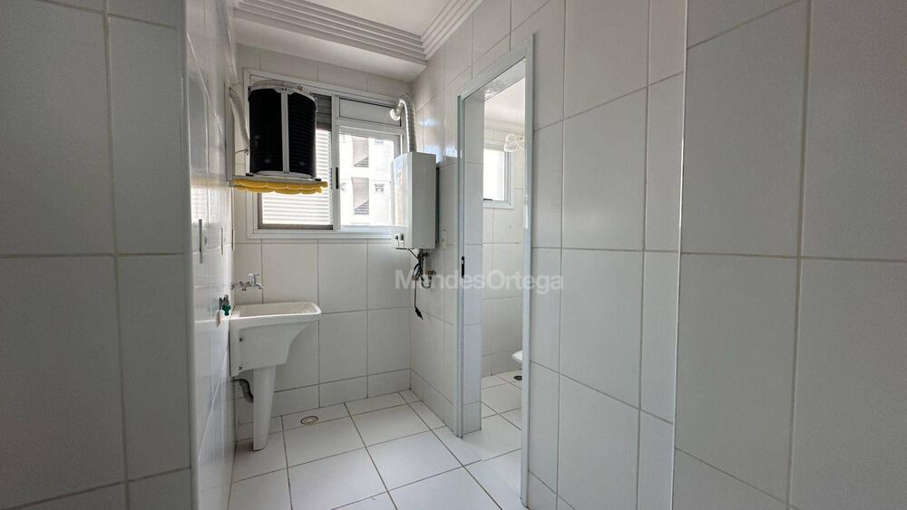 Apartamento à venda com 3 quartos, 94m² - Foto 2